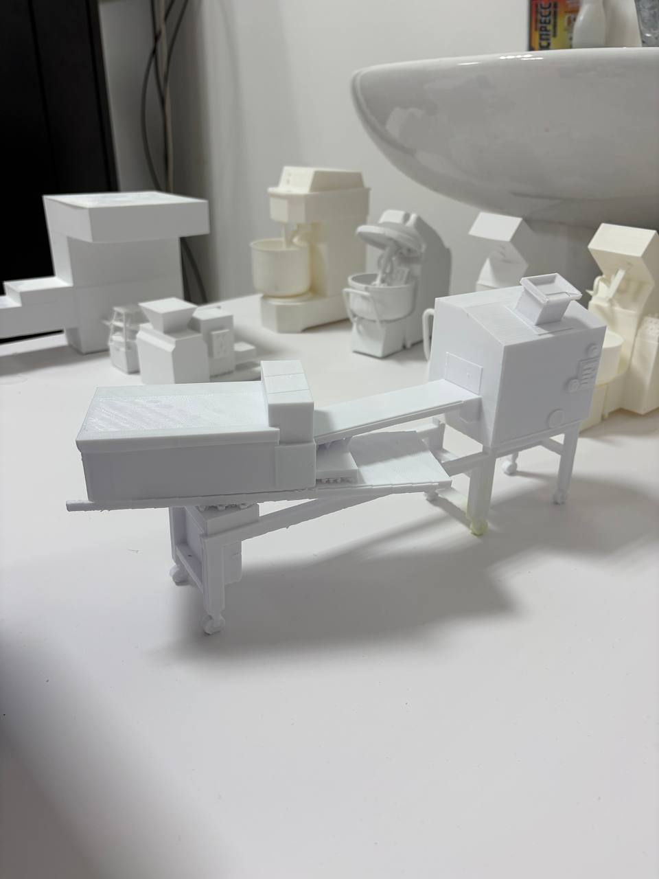 Напечатанный 3D-макет цеха